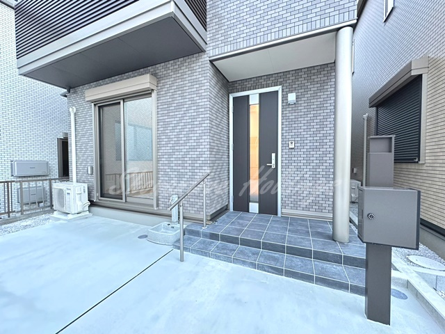 藤沢市村岡東４丁目の一戸建てのエントランス