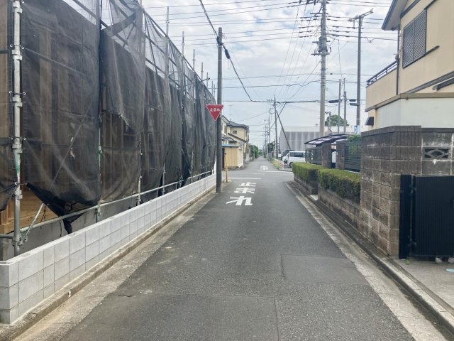 BLOOMING GARDEN　行田市旭町の前面道路含む現地写真