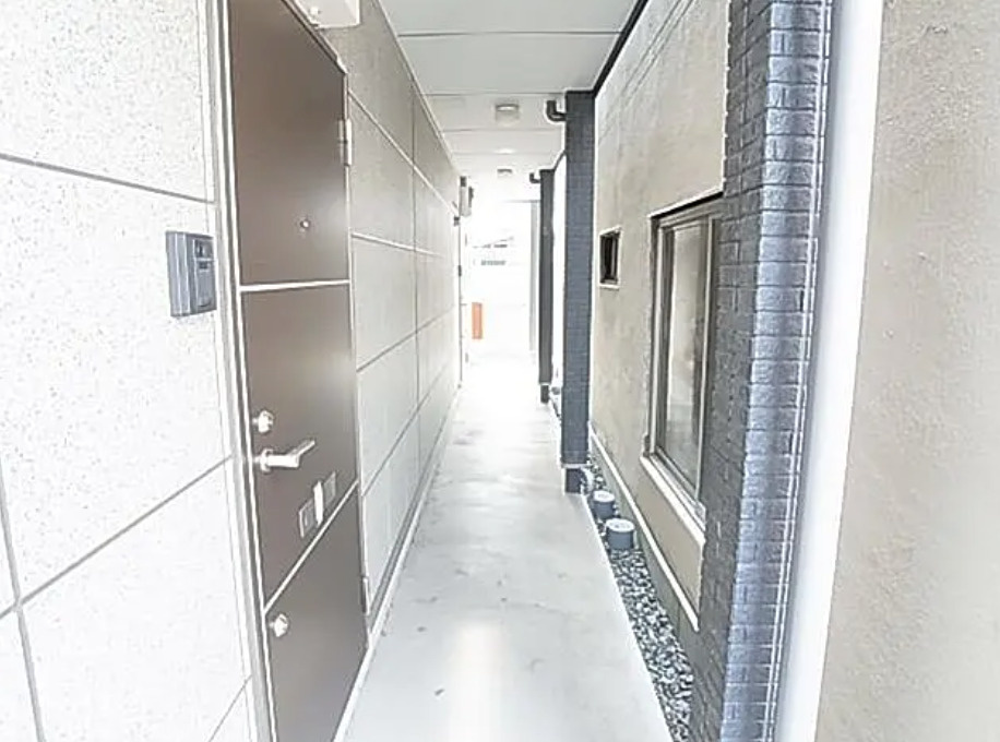 イルミナータの玄関