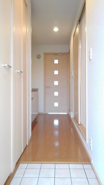 フラットHの玄関