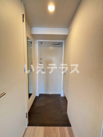 セレニテ西元町アリエの玄関