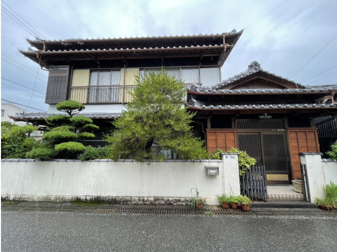 「こだわりの木が映える美邸」高知市十津3丁目　中古一戸建て