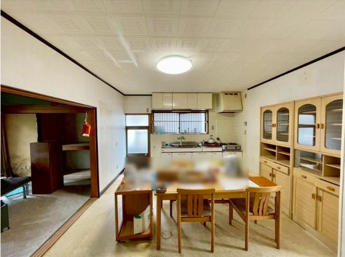 「こだわりの木が映える美邸」高知市十津3丁目　中古一戸建てのダイニング|家族で食卓を囲み会話が弾みそうなダイニング♪