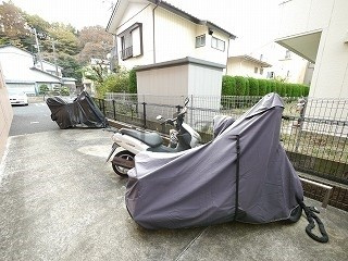 マーベラスエクセレントのその他共用部分|バイク置き場も完備！