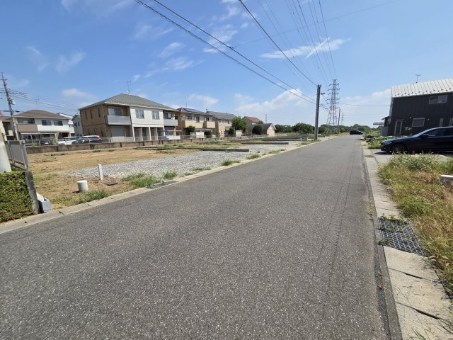 新築　太田市岩松町3期　1号棟　GRAFAREの前面道路含む現地写真|現地写真　南側前面道路幅員約6ｍ
