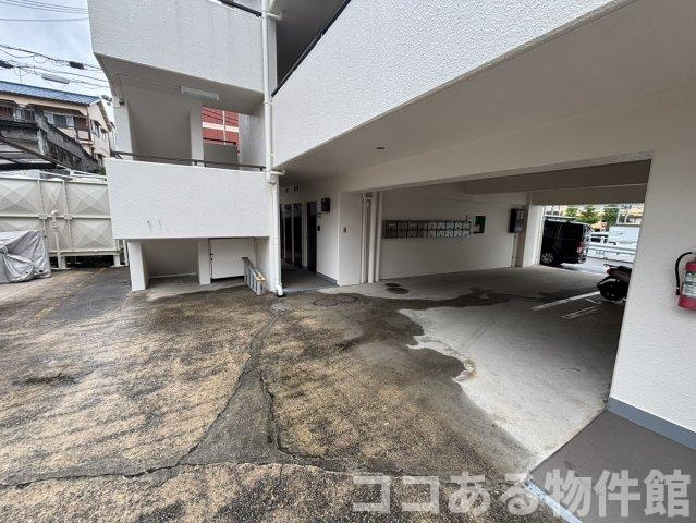 ベルメゾンKの駐車場