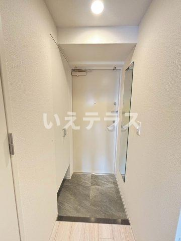 セレニテ西元町アリエの玄関