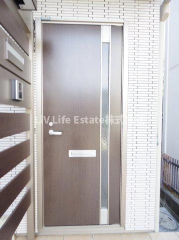 東村山市萩山町４丁目のアパートの玄関