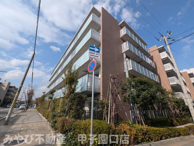 甲子園六石町ハイツ