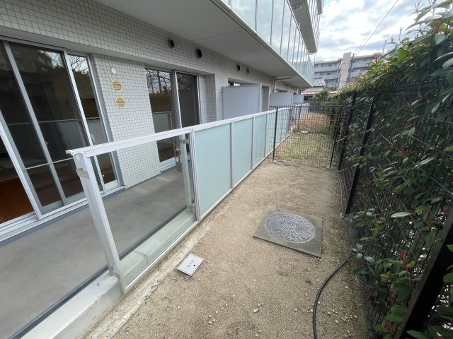 甲子園六石町ハイツのバルコニー