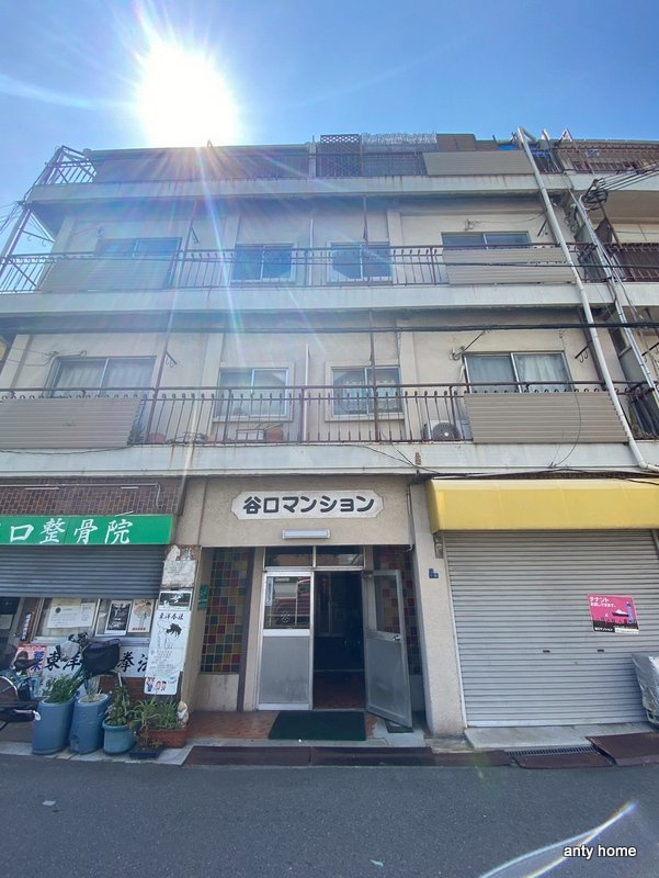 谷口マンション　仲介手数料無料のエントランス