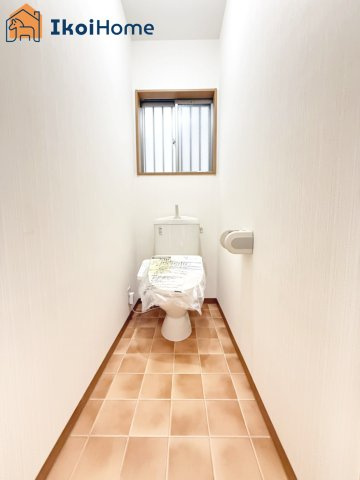 神戸市西区池上4丁目　中古戸建のトイレ|●年中無休：当日予約可●1階・3階にウォッシュレット付のお手洗いを完備！