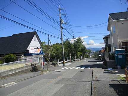 佐伯区薬師が丘２丁目の前面道路含む現地写真