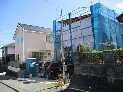佐伯区薬師が丘２丁目の前面道路含む現地写真