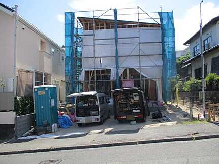 佐伯区薬師が丘２丁目の前面道路含む現地写真