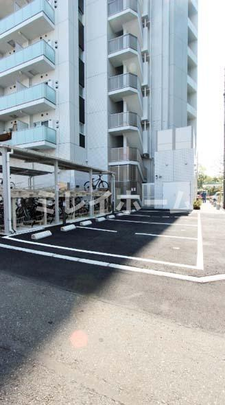 エミネンス高輪台の駐車場