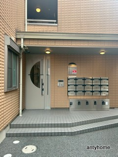 ルノン淡路のエントランス