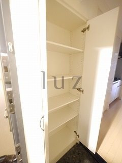 ライジングプレイス石川町の収納