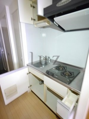 ライジングプレイス石川町のキッチン