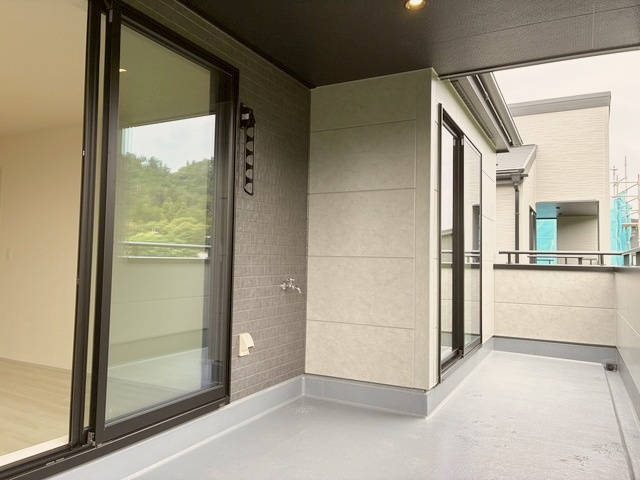 Livele Garden.S　日の出町大久野　新築　全４棟　1号棟のバルコニー