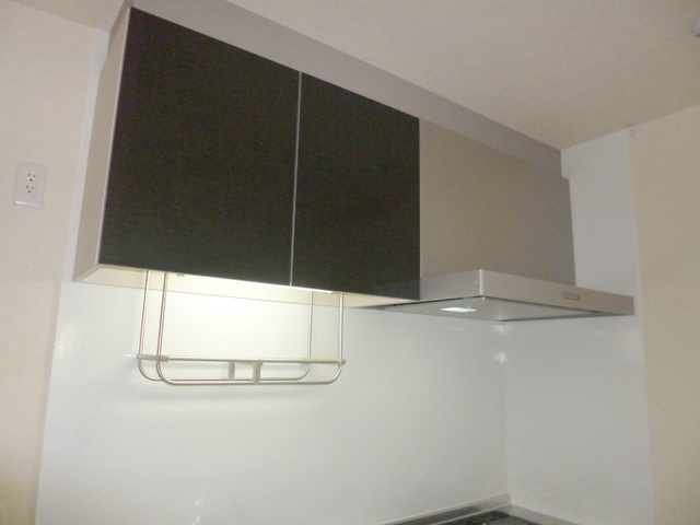シャーメゾン内沼Ｂのキッチン|キッチンに上部収納あります♪