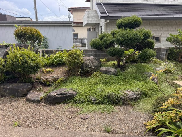 山形県米沢市城西4丁目の庭
