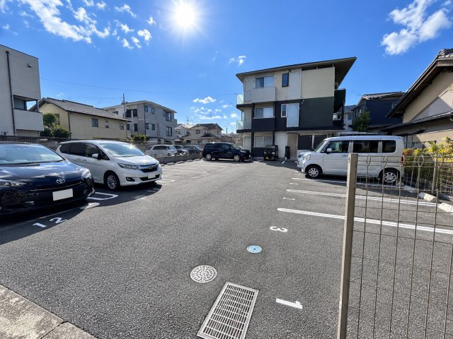 ラシュレの駐車場