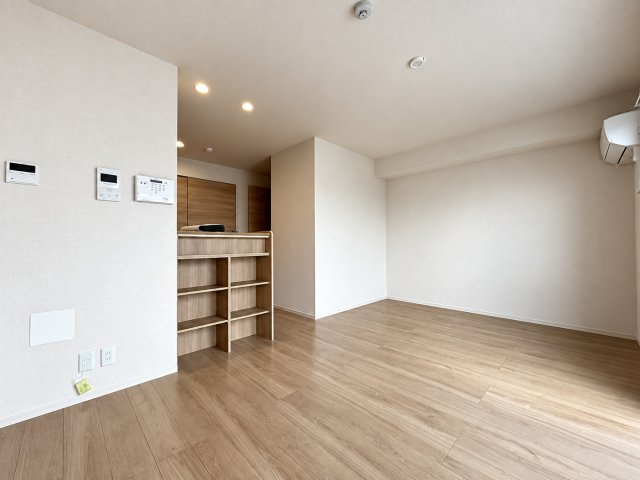 ラシュレの居間・リビング|12帖以上の広々LDK。ウォークインクローゼットで収納充実