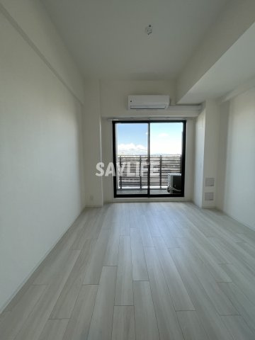 IW　RESIDENCE大阪CREST　TAPPの居間・リビング