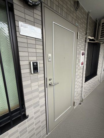 ワールドパレス文京本駒込の玄関