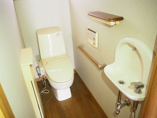 福井市三郎丸　平屋のお家のトイレ