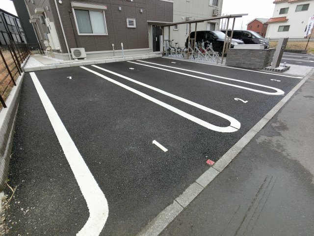 【駐車場】