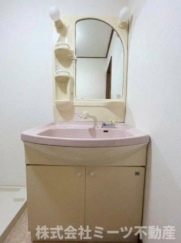 源氏ケ丘　中古戸建の独立洗面台