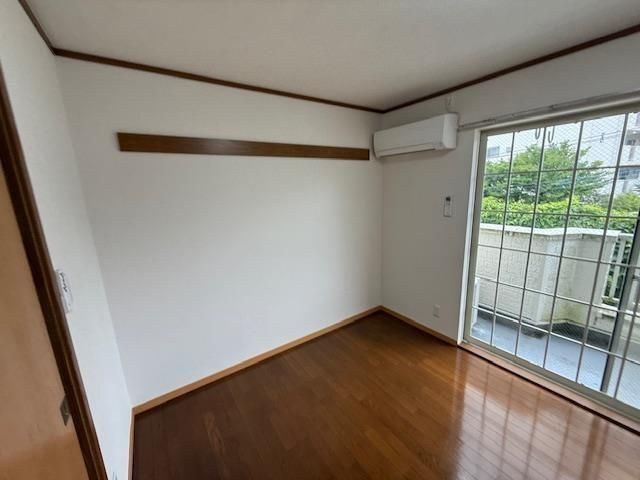 座間市入谷東２丁目のアパートの居間・リビング