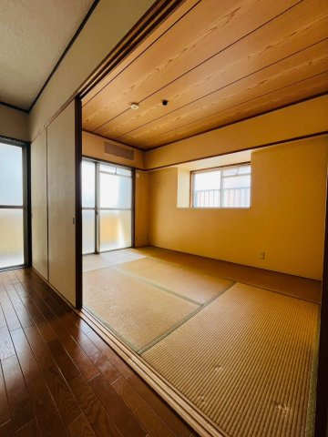 ダイアパレス三本松公園301号の和室|和室、ちょっとしたくつろぎスペースにいかがでしょうか
