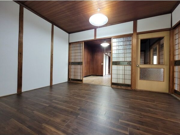 知立市西町戸建ての居間・リビング