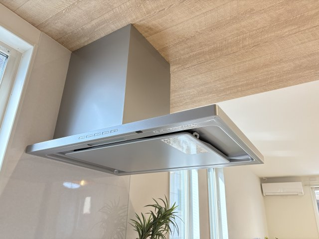 遠賀郡水巻町樋口　のキッチン|パワフルな換気扇で煙やニオイをしっかり排出。清潔で快適なキッチン空間を保ちます