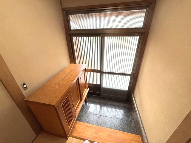 大黒貸家の玄関