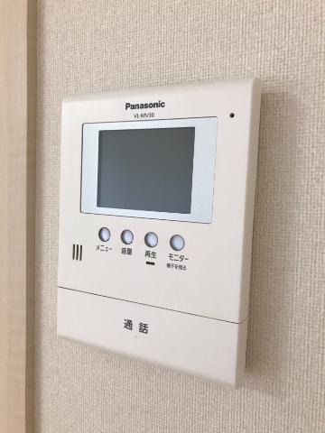 メープルコートの内装|カメラ付インターホン