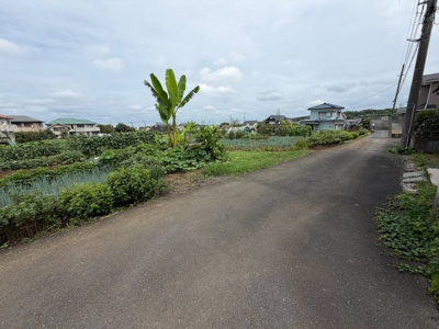 【前面道路含む現地写真】 | 入間郡毛呂山町大字長瀬　広々キッチンスペース　5LDK