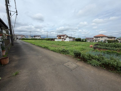 【前面道路含む現地写真】 | 入間郡毛呂山町大字長瀬　広々キッチンスペース　5LDK