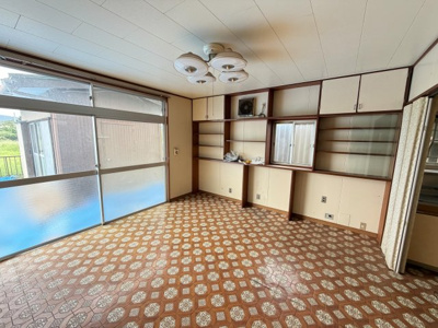 【居間・リビング】 | 入間郡毛呂山町大字長瀬　広々キッチンスペース　5LDK