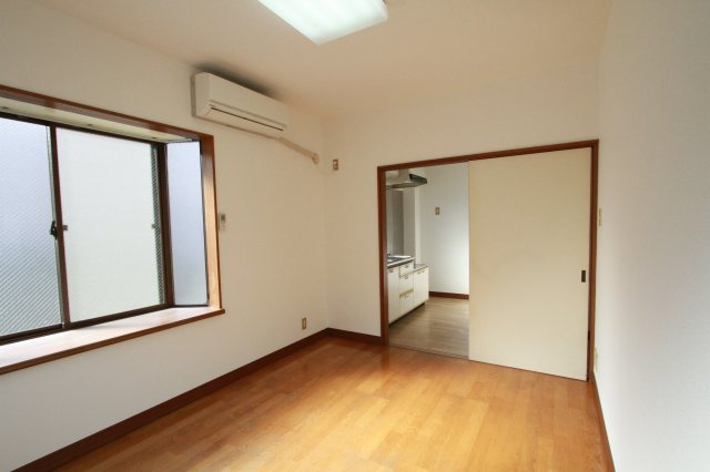 コーポ名倉　角部屋　最上階　バストイレ別