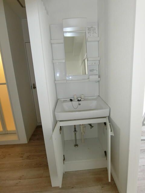 横浜市青葉区市ケ尾町の賃貸マンションの洗面所