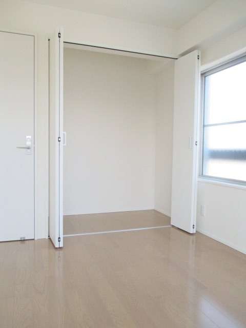 小泉マンションの収納|※別号室の写真です。