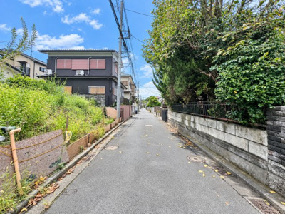 【前面道路含む現地写真】 | ◆保土ヶ谷区境木本町　条件無し売地◆ | ◆土・日・祝日は、当社スタッフによる現地案内会を実施しております。もちろん平日のご案内も可能です。お気軽にご相談ください！！