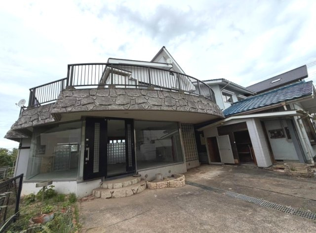 東金市山田　中古戸建の外観|5LDK+6DK+事務所+プレハブ倉庫　東金有料道路山田インターそば リフォームは必要です