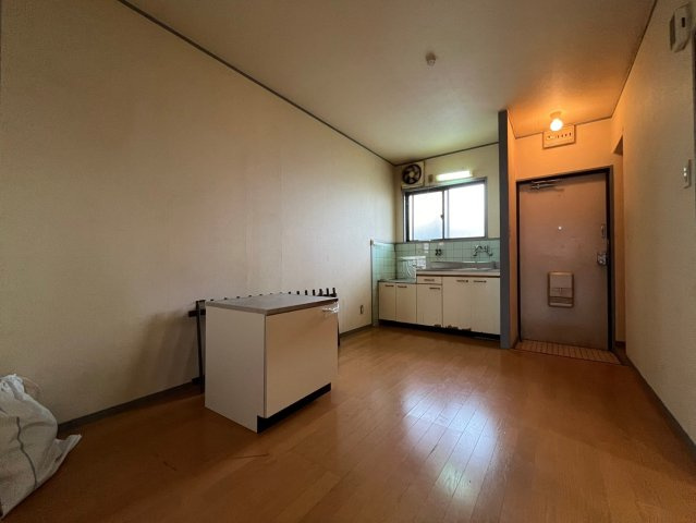 八番館の居間・リビング