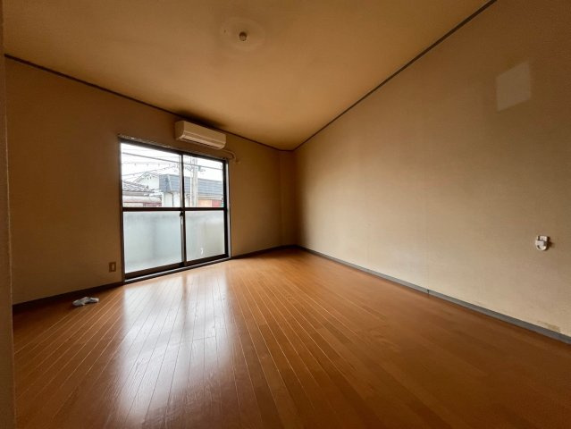 八番館の寝室