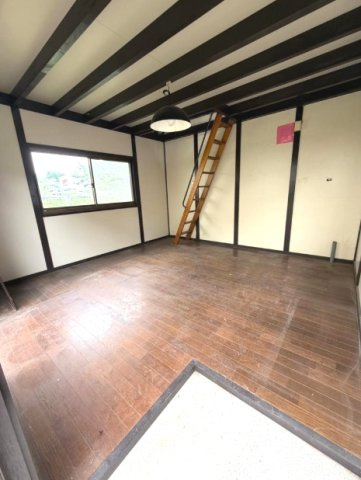 東金市山田　中古戸建の内装|5LDK+6DK+事務所+プレハブ倉庫　東金有料道路山田インターそば リフォームは必要です